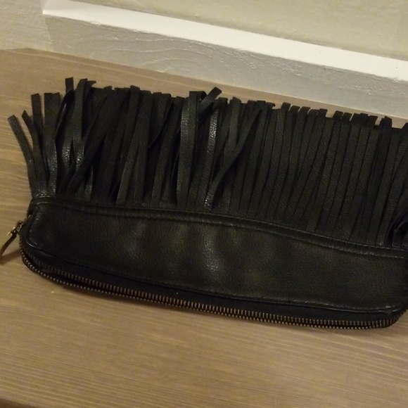 H&M FRINGE CLUTCH - Picture 3 of 6